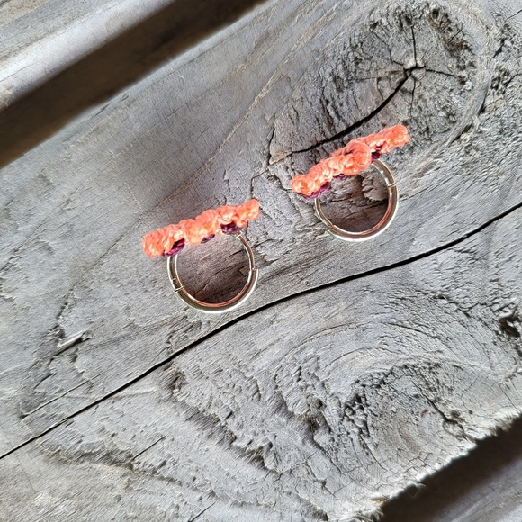 New Handmade huggie earrings (red and black) - Picture 6 of 8